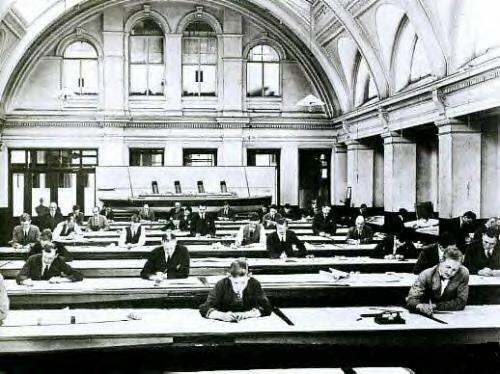 Harland-Wolf-Shipyards-Main-Drawing-Room-in-early-1911